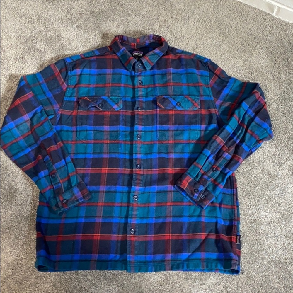 Patagonia Men’s Plaid Flannel Button Down